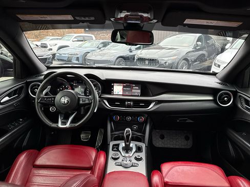 Used 2022 Alfa Romeo Stelvio Veloce image 34