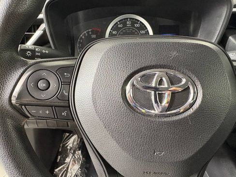 Used 2021 Toyota Corolla LE FWD image 21