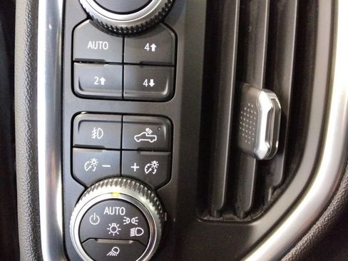 Used 2020 GMC Sierra 1500 Elevation image 15