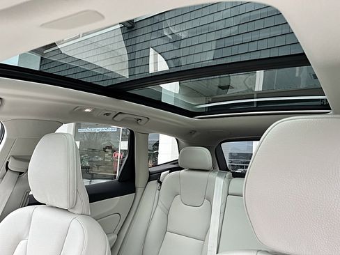 Used 2023 Volvo XC60 B5 Plus w/ Protection Package Premier image 35