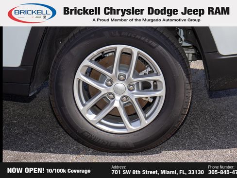 Used 2025 Jeep Grand Cherokee L Laredo RWD image 39