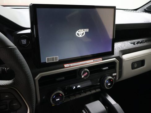 Used 2026 Toyota Tacoma Limited AWD/4WD image 21