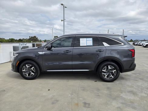 Used 2023 Kia Sorento EX FWD image 7