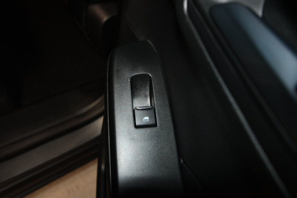 Used 2025 Ford Escape ST-Line w/ Equipment Group 301A FWD image 26