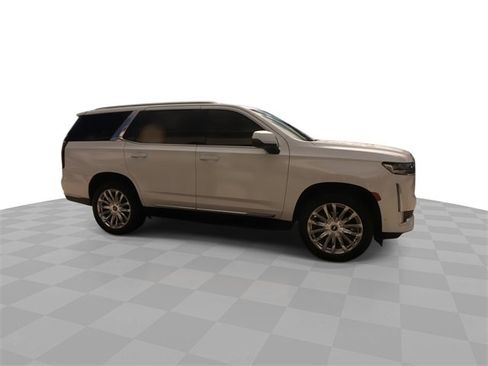 Certified 2022 Cadillac Escalade Premium Luxury image 17