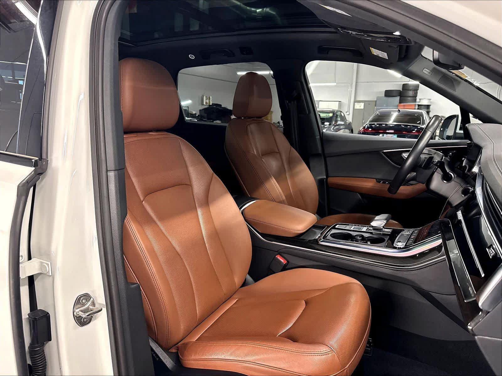 Used 2023 Audi Q7 3.0T Premium Plus w/ Premium Plus Package AWD/4WD image 10