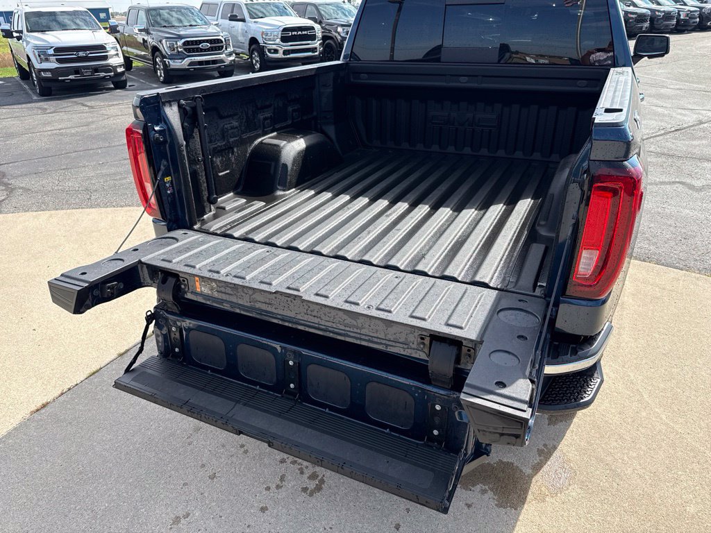 Used 2021 GMC Sierra 1500 SLT w/ SLT Premium Plus Package AWD/4WD image 9