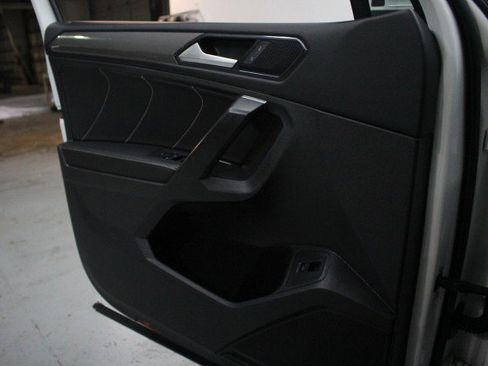 Used 2022 Volkswagen Tiguan SE image 20