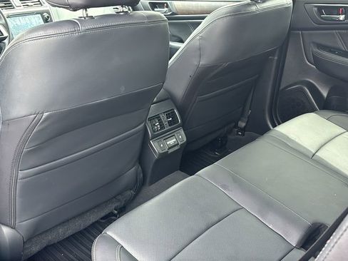Used 2018 Subaru Outback 3.6R Limited AWD/4WD image 29