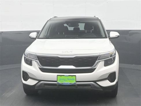 Used 2023 Kia Seltos S w/ Navigation Package image 3