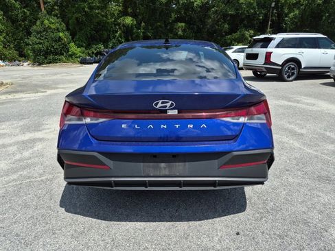 Used 2024 Hyundai Elantra SEL FWD image 6