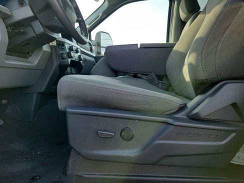 Certified 2025 Ford F250 XLT image 17