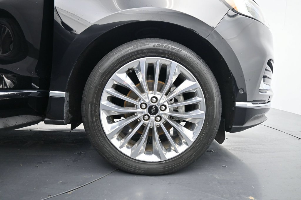 Used 2020 Ford Edge Titanium w/ Equipment Group 301A FWD image 13