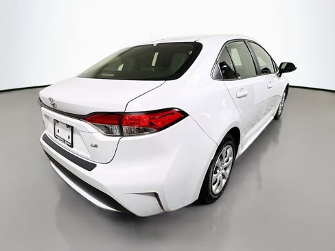 Used 2022 Toyota Corolla LE image 4