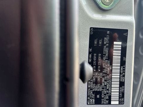 Used 2025 Toyota Highlander XLE image 20