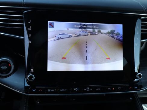 Used 2023 Jeep Wagoneer Series III w/ Rear Seat Video Group 1 AWD/4WD image 25