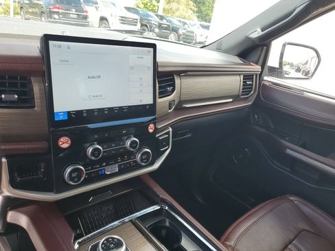 Used 2024 Ford Expedition Limited RWD image 26