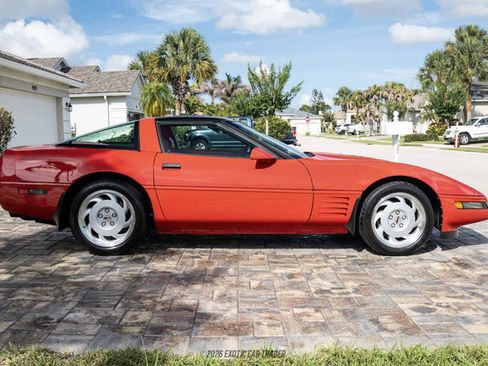 Used 1992 Chevrolet Corvette Coupe RWD image 9