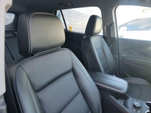 Certified 2024 GMC Terrain SLT w/ Infotainment Package II image 21