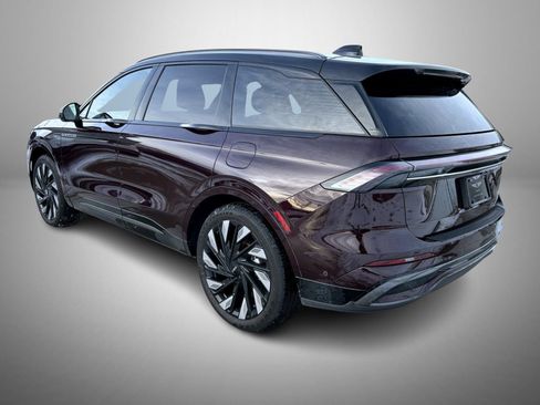 Used 2024 Lincoln Nautilus Reserve w/ Equipment Group 202A image 7