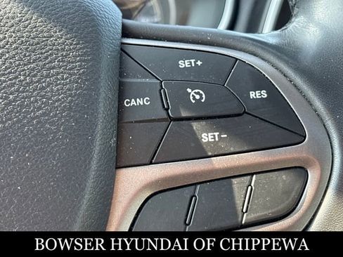 Used 2019 Jeep Cherokee Limited image 20