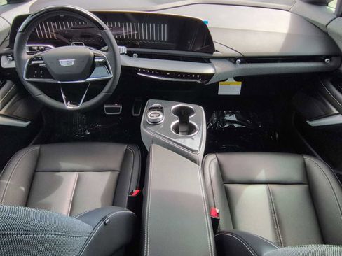 New 2026 Cadillac Optiq Luxury 1 image 13