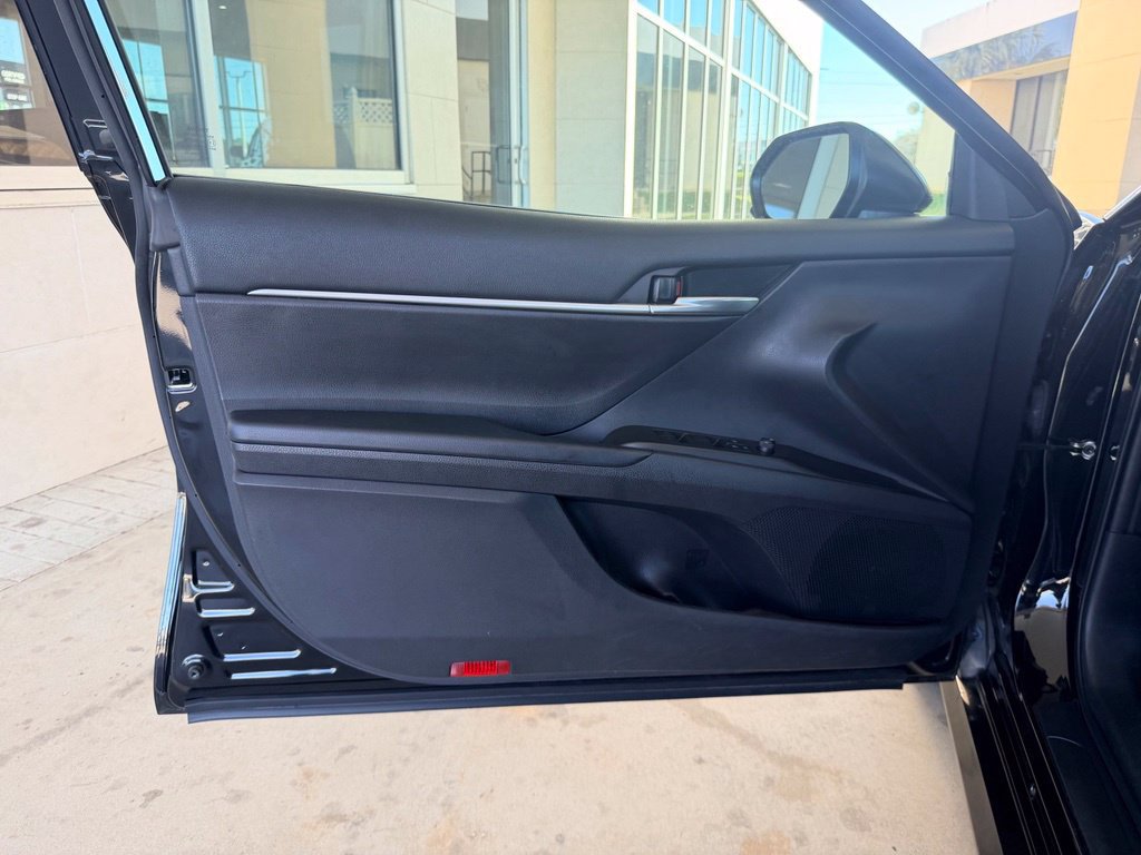 Used 2021 Toyota Camry LE FWD image 10