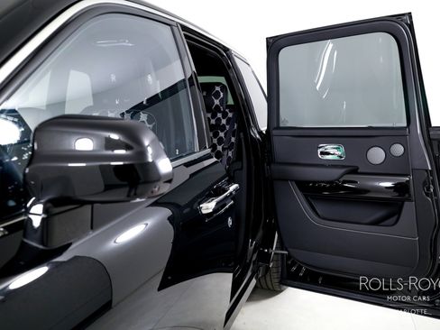 New 2026 Rolls-Royce Cullinan image 18
