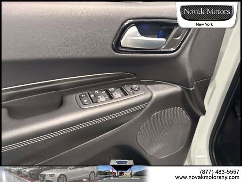 Used 2022 Dodge Durango SXT w/ Anodized Platinum Package AWD/4WD image 13