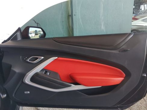 Used 2016 Chevrolet Camaro SS RWD image 13