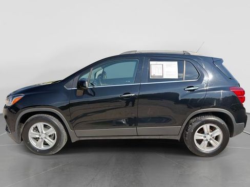 Used 2019 Chevrolet Trax LT w/ LT Convenience Package FWD image 7