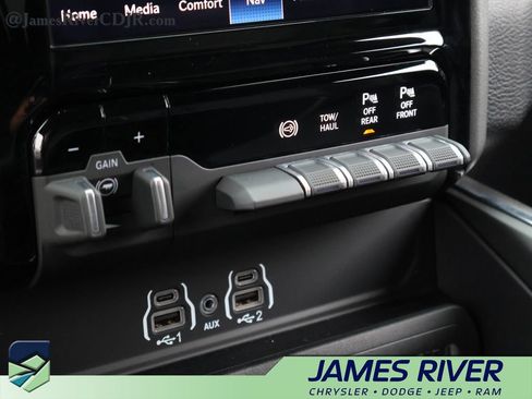 Used 2025 RAM 3500 Laramie w/ Sport Appearance Package AWD/4WD image 36