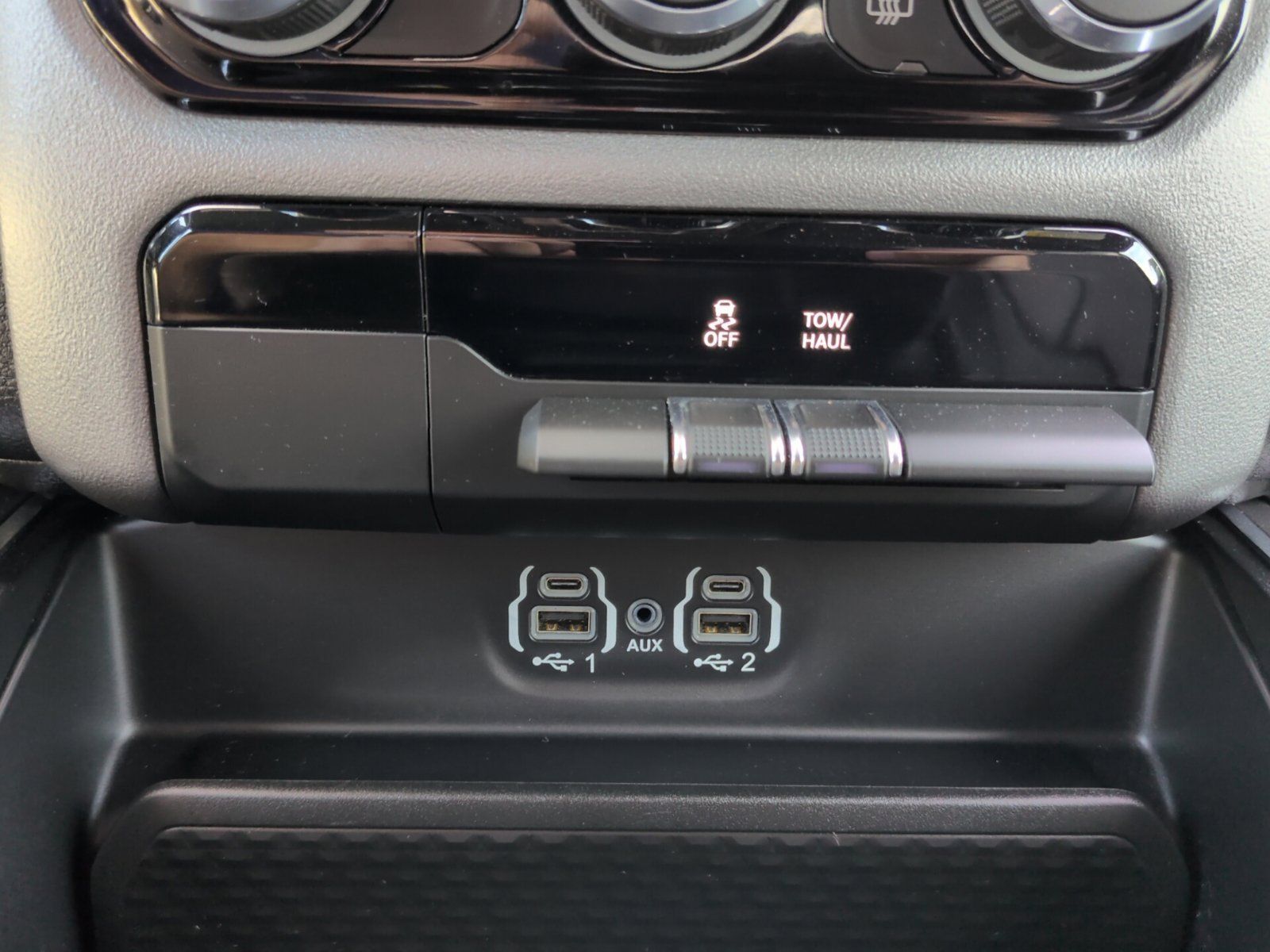Used 2024 RAM 1500 Laramie AWD/4WD image 27
