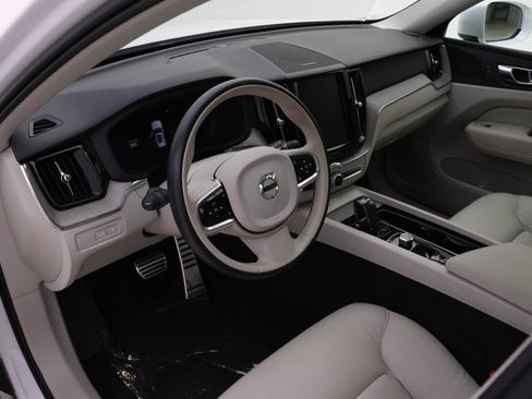 Certified 2023 Volvo XC60 T8 Plus w/ Climate Package image 9