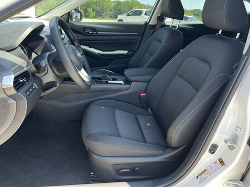 New 2026 Nissan Altima 2.5 SV FWD image 12