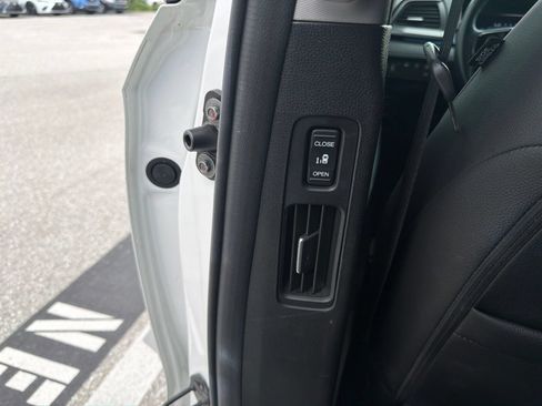 Used 2023 Honda Odyssey Elite image 24