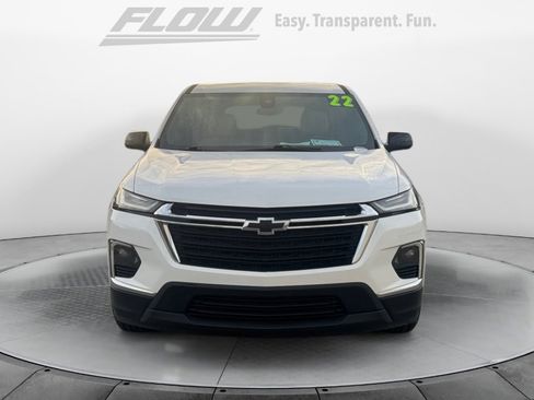 Used 2022 Chevrolet Traverse LS image 2