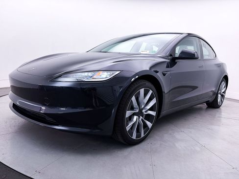 Used 2024 Tesla Model 3 Standard Range RWD image 11