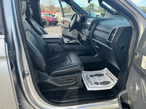 Used 2020 Ford Expedition Max Limited image 18