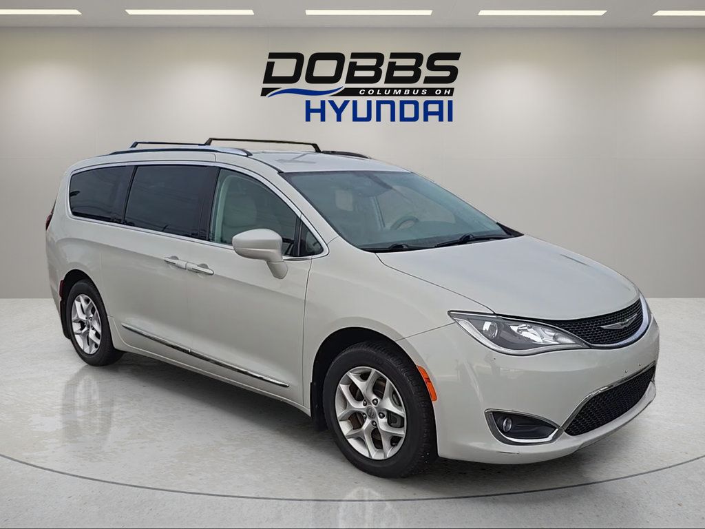 Used 2017 Chrysler Pacifica Touring-L Plus w/ Tire & Wheel Group FWD image 7