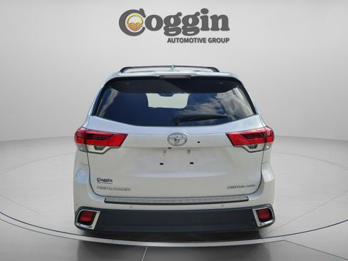 Used 2017 Toyota Highlander Limited w/ Protection Package #3 AWD/4WD image 3