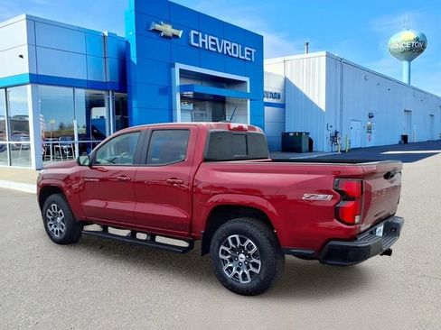 Used 2026 Chevrolet Colorado Z71 w/ Technology Package AWD/4WD image 6