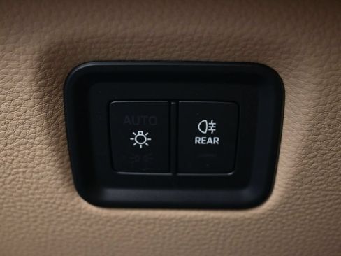 Certified 2026 Porsche Cayenne AWD/4WD image 25