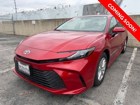 Used 2025 Toyota Camry LE w/ Convenience Package FWD image 2