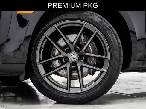 Used 2023 Porsche Macan Turbo AWD/4WD image 6