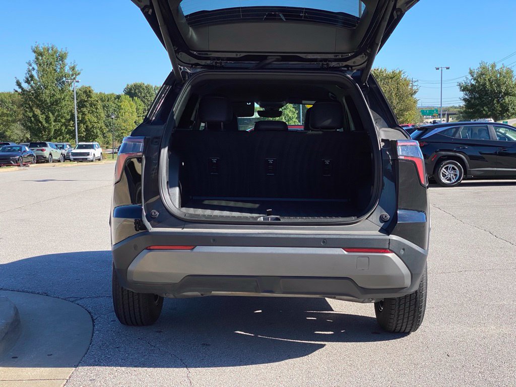 Used 2025 Chevrolet Equinox LT w/ Convenience Package II AWD/4WD image 7