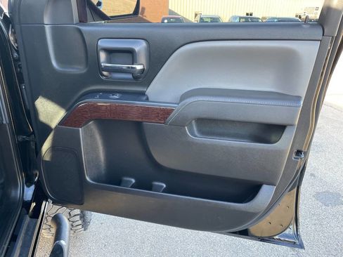 Used 2017 GMC Sierra 2500 SLE w/ SLE Preferred Package image 33