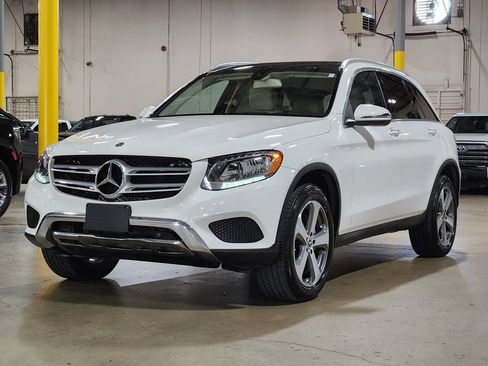 Used 2019 Mercedes-Benz GLC 300 image 4
