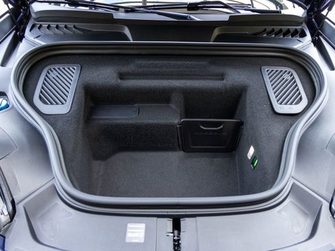 Used 2025 Porsche Macan 4 Electric AWD/4WD image 57