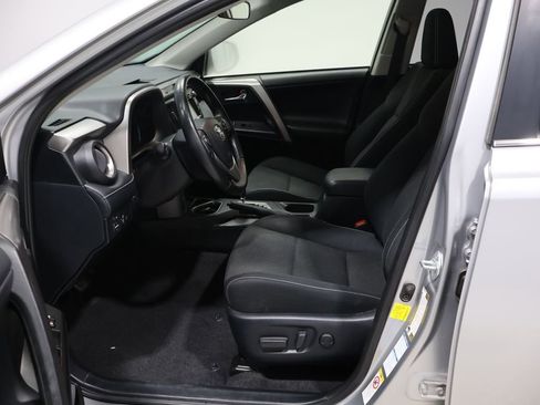 Used 2018 Toyota RAV4 XLE image 10